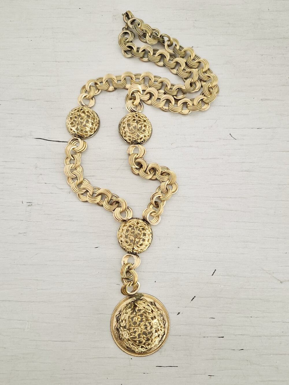 Vintage Dome Medallion Lariat Gold-tone Necklace